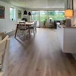 Σπίτι διακοπών In With Kitchen