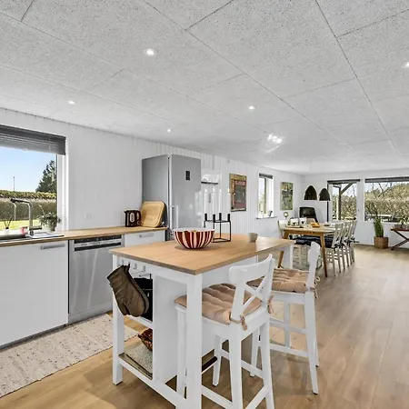 In With Kitchen