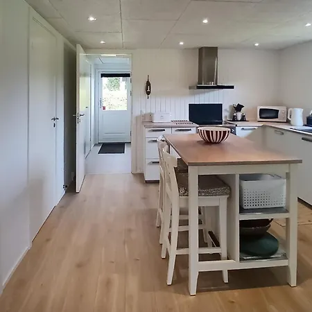 Vakantiehuis In With Kitchen