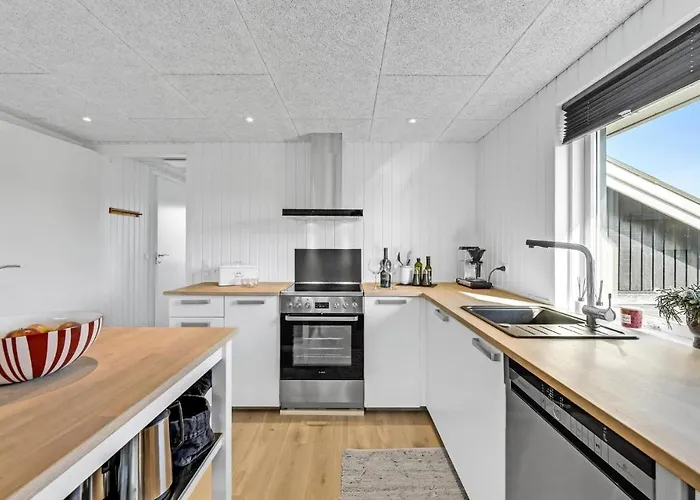 Dom wakacyjny In With Kitchen *